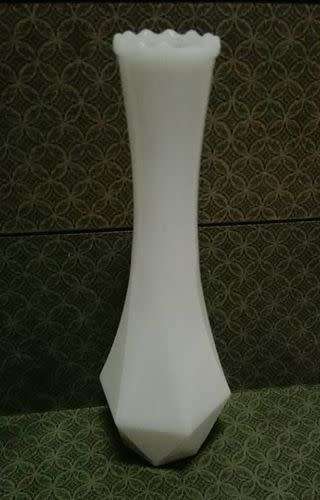 Lovely vintage milk glass vase