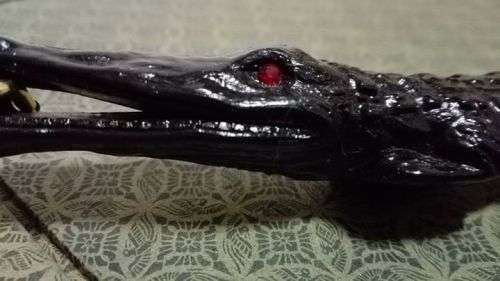 Crocodile shoe horn - Red eye!