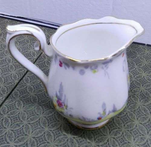 Royal Albert Bone china  - Rosedale! WOW!!! LOOK!! Creamer