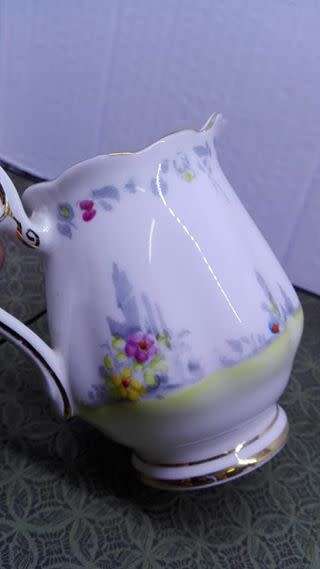 Royal Albert Bone china  - Rosedale! WOW!!! LOOK!! Creamer