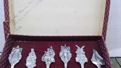 Lovely boxed set teaspoons! Made in Holland