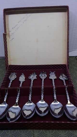Lovely boxed set teaspoons! Made in Holland
