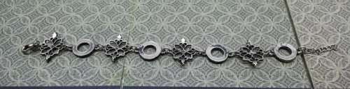 Lovely bracelet! Look!