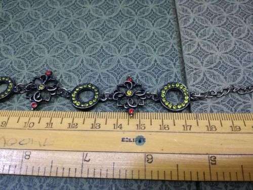 Lovely bracelet! Look!