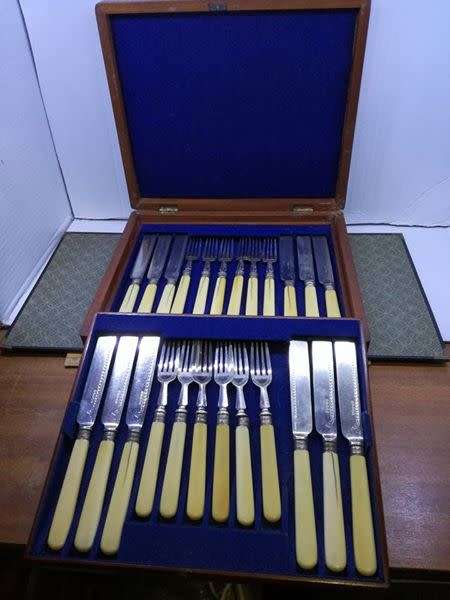 Vintage 12 place setting knife and fork - bone handled. Stunning set ! Look at the box!! Quality!