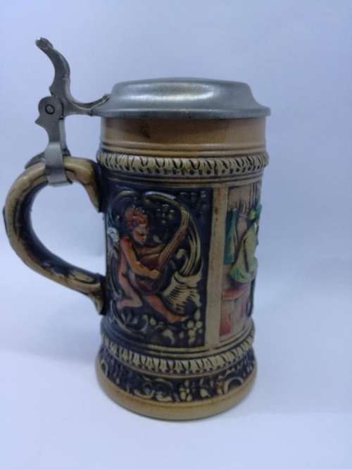 Beer jug - character detail - LOOK!