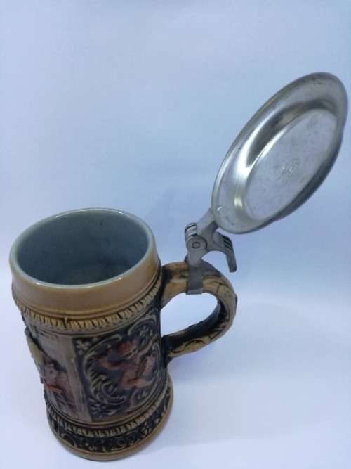 Beer jug - character detail - LOOK!