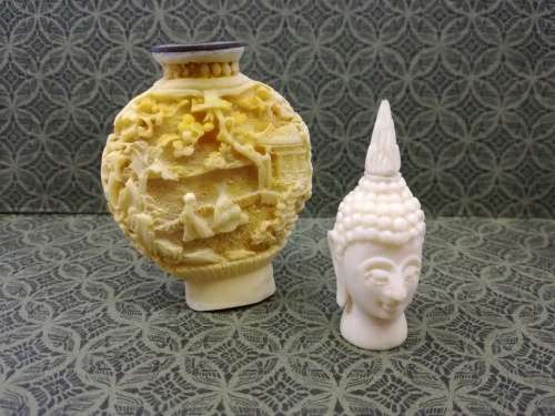 Carved old white cinnabar resin Chinese snuff bottle and head