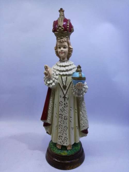 Statue of the infant Jesus