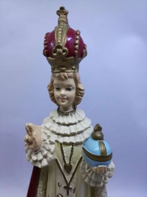 Statue of the infant Jesus