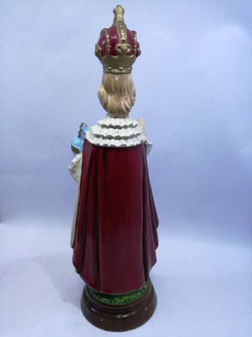Statue of the infant Jesus