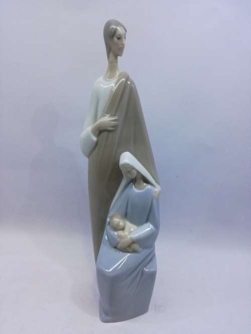 Beautiful Lladro Figurine Holy Family Nativity Joseph Mary Infant Jesus - Neck has been repaired