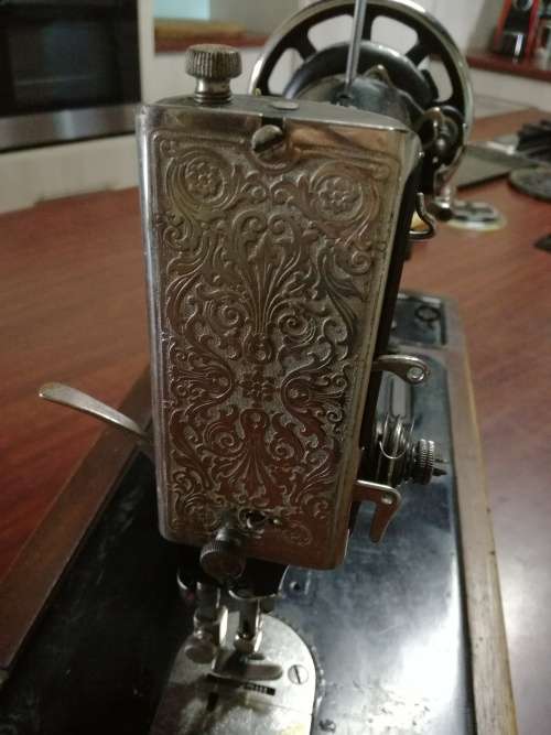 Singer manual sewing machine ED 167458