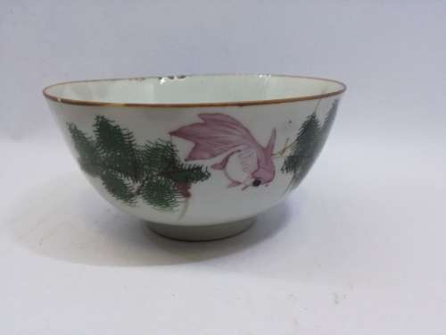 Soup/rice Bowl with fish picture - looks really old but has no markings