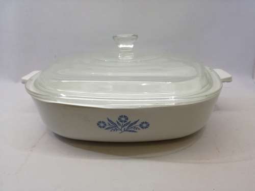 Corningware square dish with lid