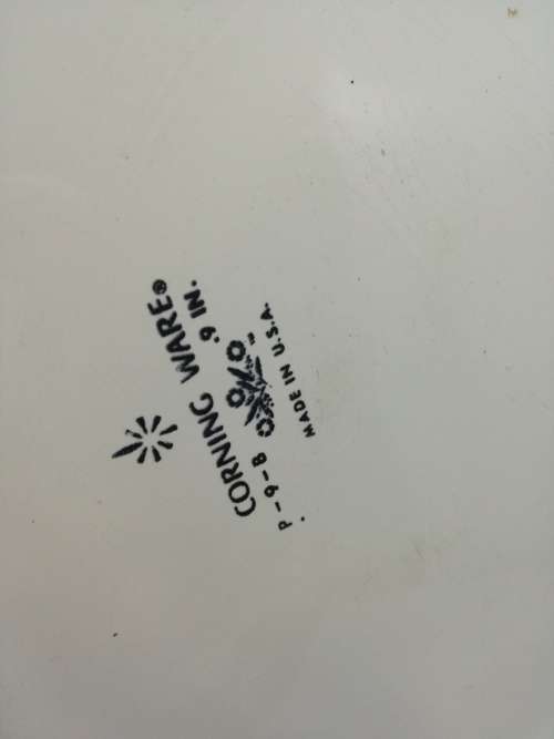 Corningware square dish with lid