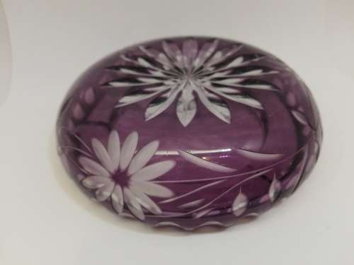 Pretty cut glass ashtray - has a chip but not that noticeable