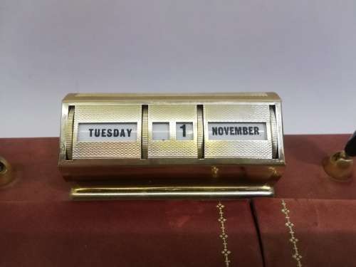 VINTAGE date, day and month calendar with pen holders and letter opener. Leather made in SA
