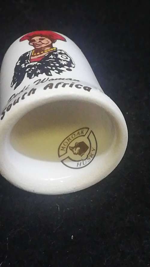 Porcelain thimble Pedi woman South Africa by Moroak Husky