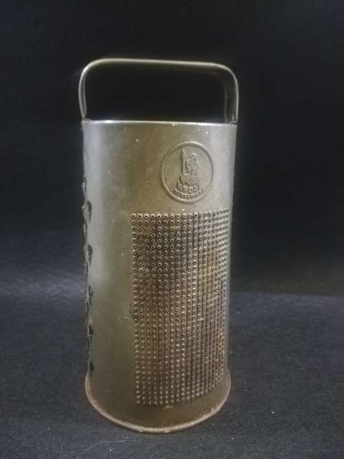 Krost steelware grater