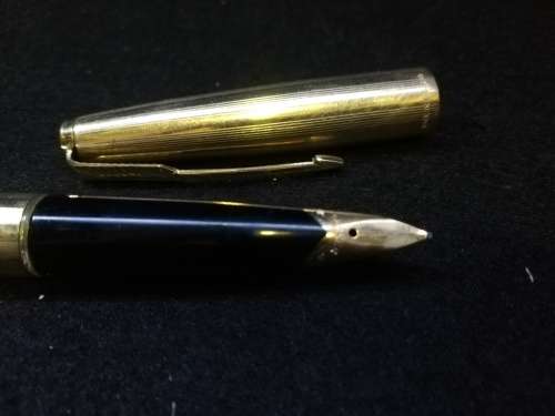 Parker rolled gold fountain pen - for spares I think - 14k nib
