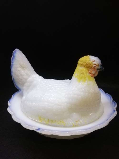 Milk glass nesting hen - a crack on the bowl as shown on pics