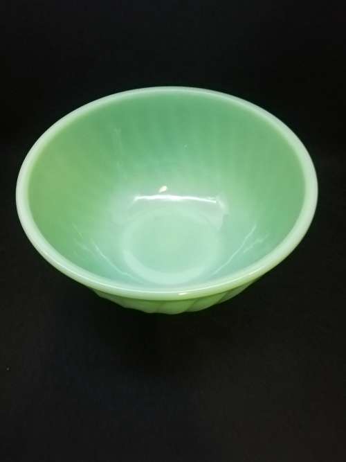 Green glass mixing bowl Fire King - Made in USA