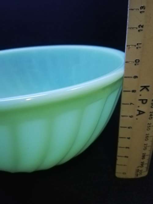 Green glass mixing bowl Fire King - Made in USA