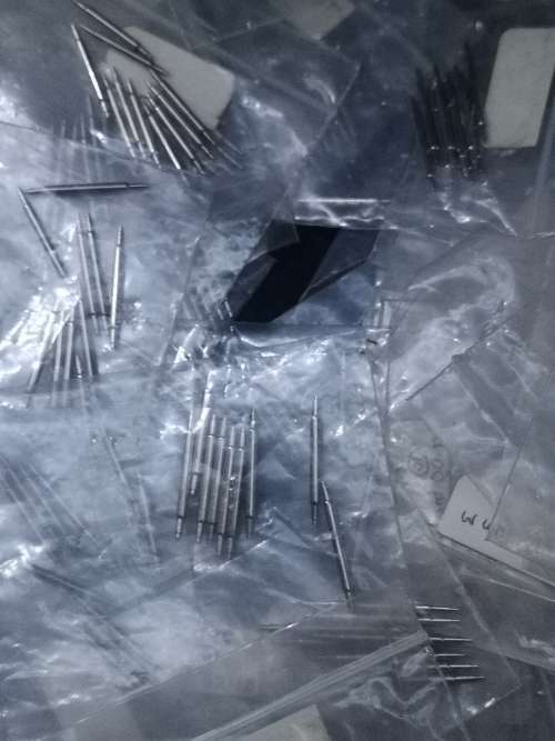 Job lot of watch pins and buckles