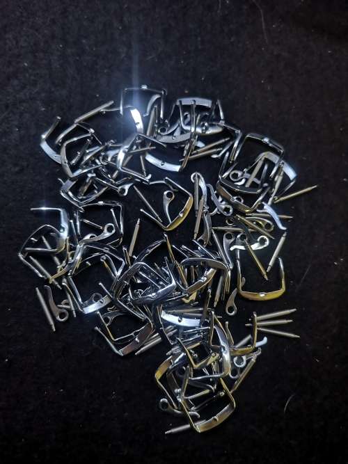 Job lot of watch pins and buckles