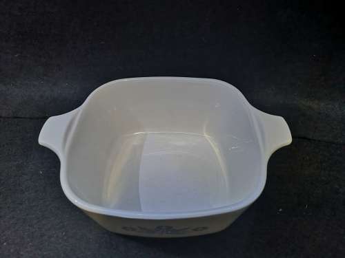 Corning Ware - 2 3/4 cup  USA