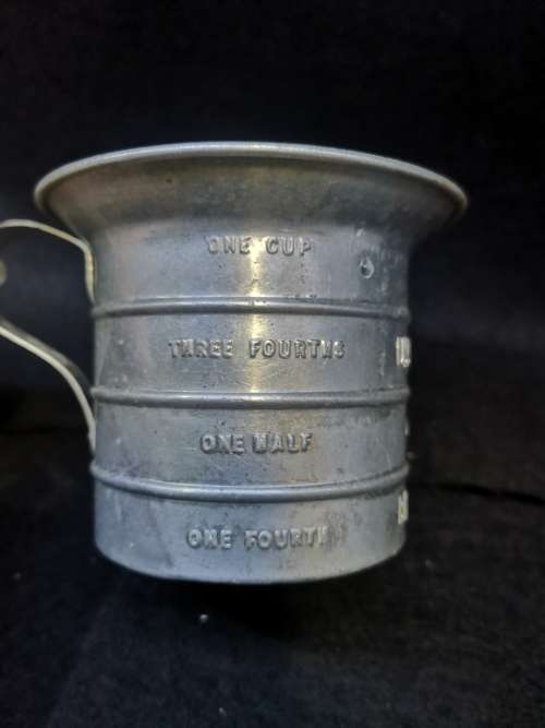 Aluminum measuring cup