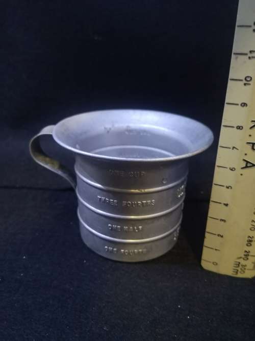 Aluminum measuring cup