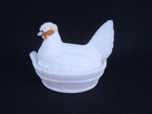 Milk glass chicken trinket - note the damage please