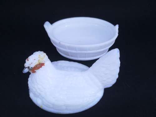 Milk glass chicken trinket - note the damage please
