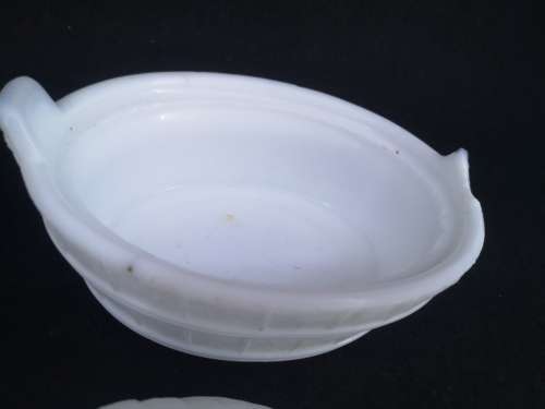 Milk glass chicken trinket - note the damage please