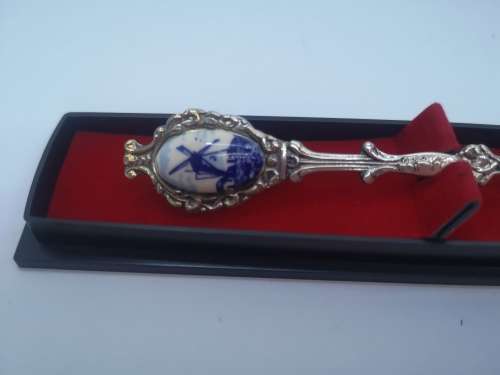 Siver plated spoon with delft handle