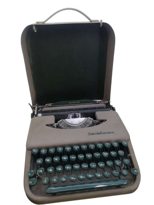 Smith Corona Skyriter Portable Typewriter with metal carry case