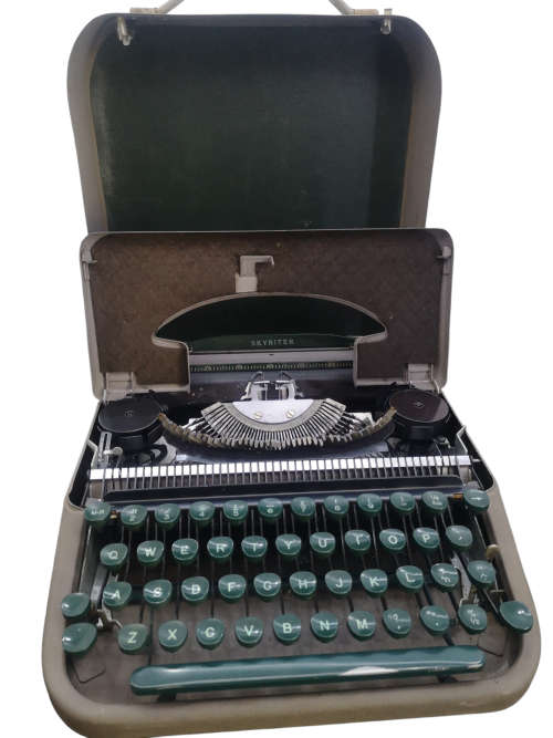 Smith Corona Skyriter Portable Typewriter with metal carry case