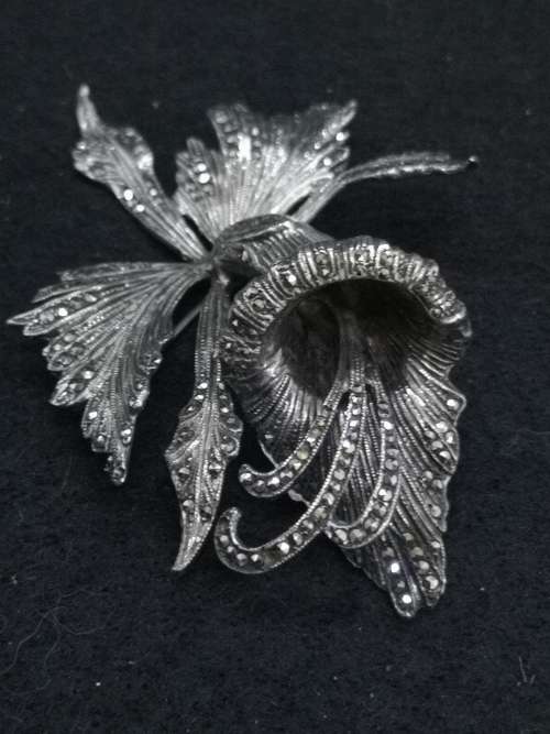 Brooch -rather big! and earrings to match