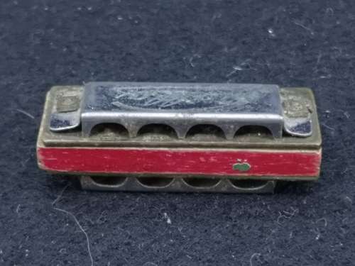 Vintage  petite harmonica