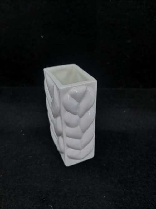 Milk glass vase