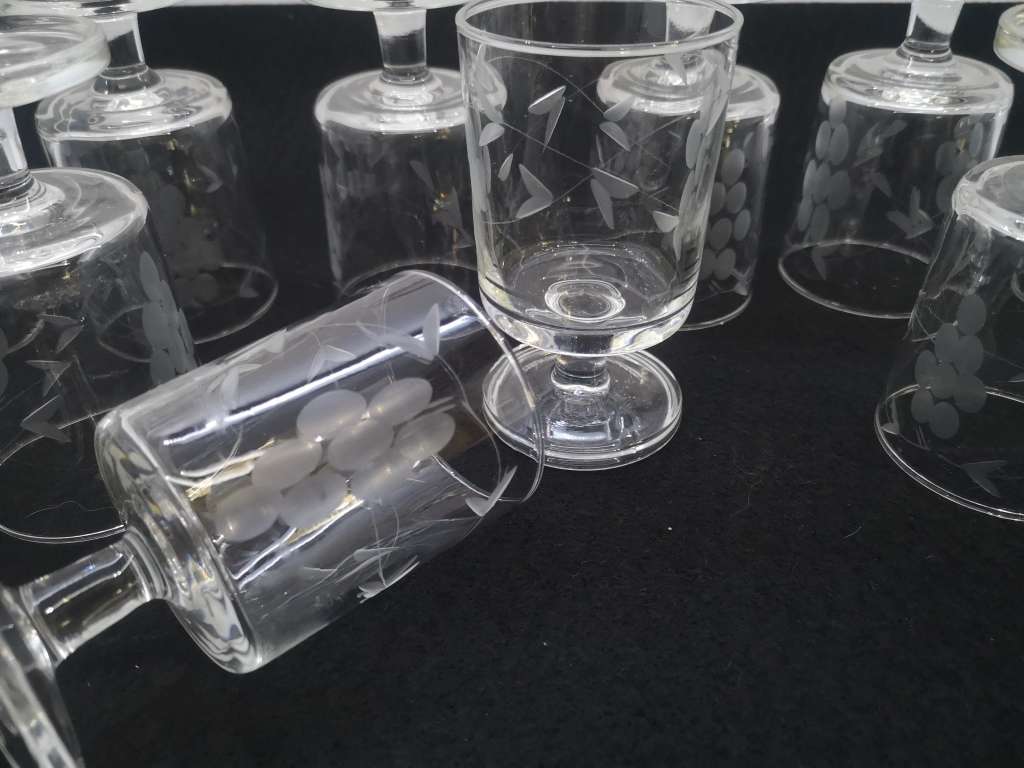 Set of 12 footed clear glass set