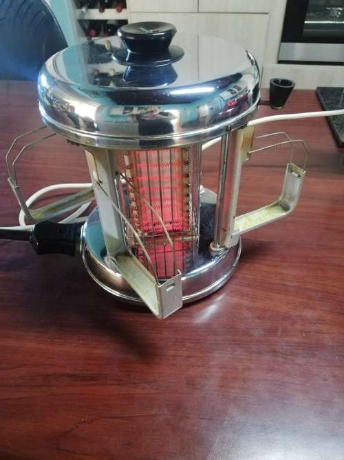Pineware vintage toaster