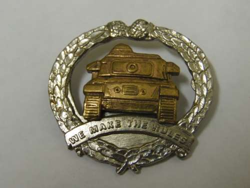 SA TANK REGIMENT CAP BADGE (SCREWS ARE SHORT IN LENGTH)