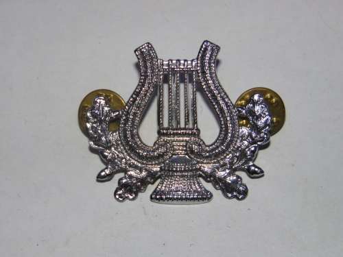 ARMY BAND CHROME MUSICIAN BADGE