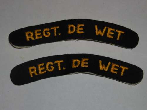 REGIMENT DE WET SHOULDER TITLES SET