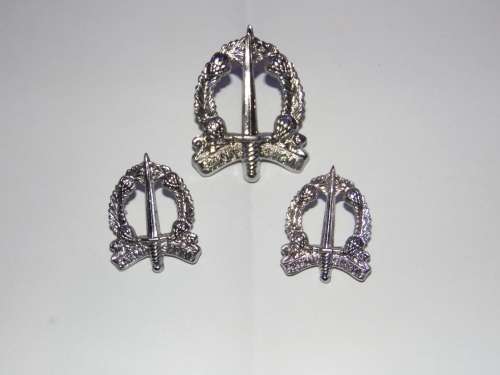 MILITARY POLICE CAP AND COLLAR BADGE SET