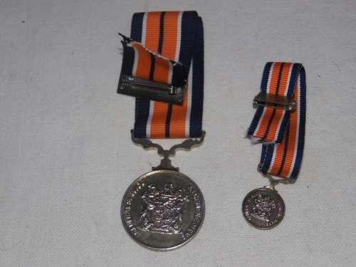 GENERAL SERVICE MEDAL SET WITH HANGERS