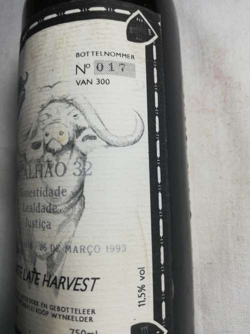 32 BATTALION BOTTLE WINE NO 17/300 (DISPLAY ONLY 1993)